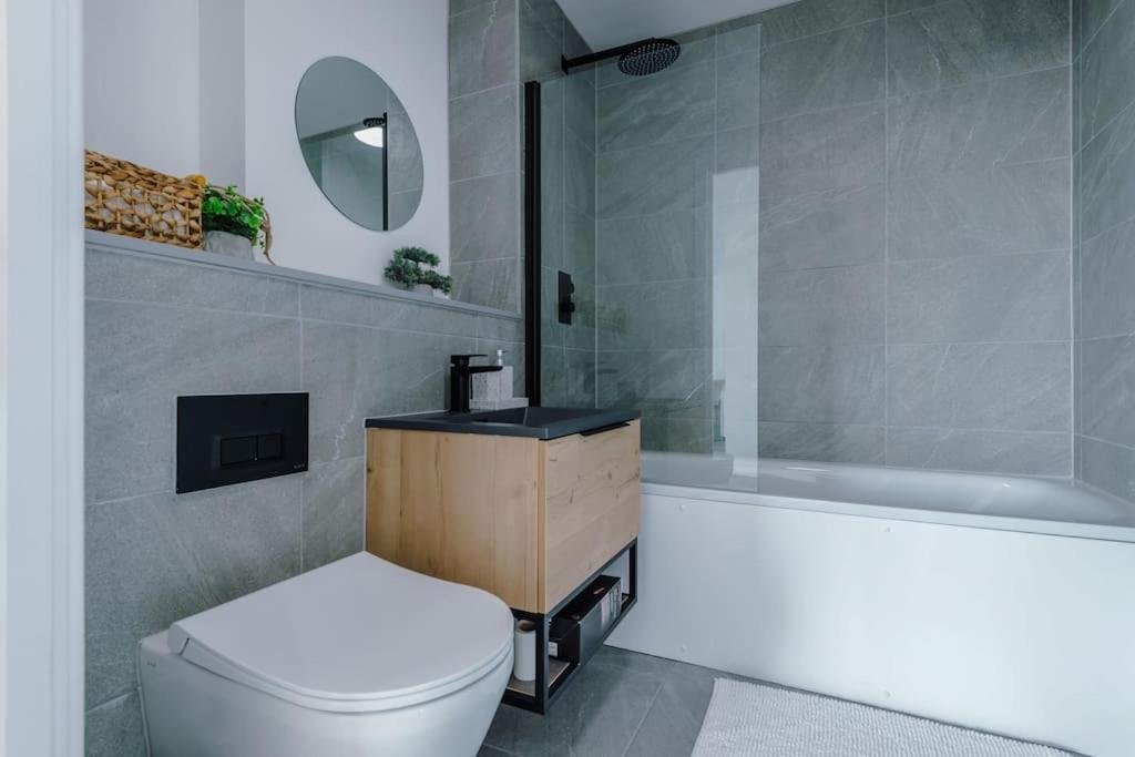 Stunning 2-Bed Premium Apartment - Free Wi-Fi Preston  Kültér fotó