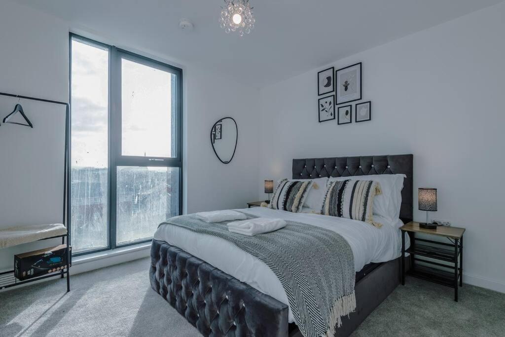 Stunning 2-Bed Premium Apartment - Free Wi-Fi Preston  Kültér fotó