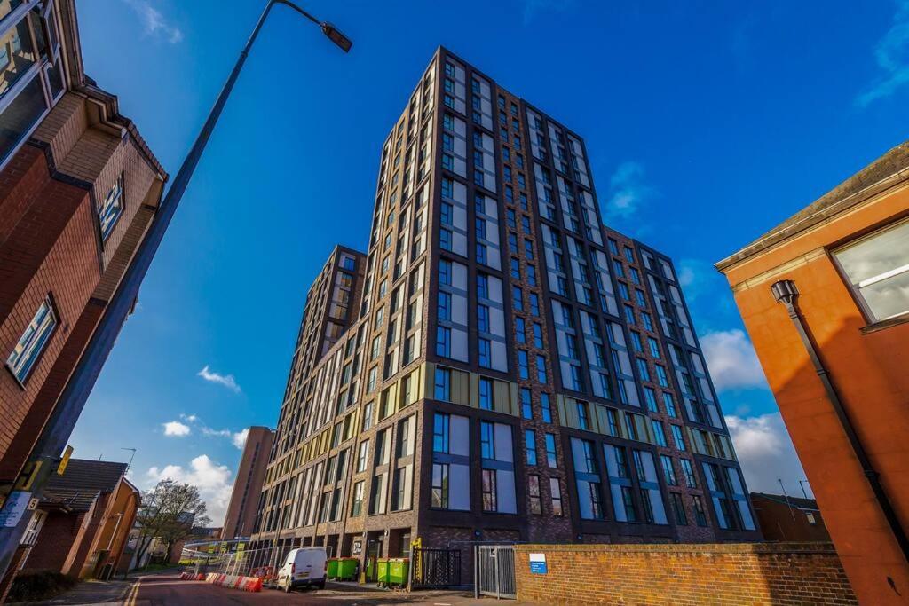 Stunning 2-Bed Premium Apartment - Free Wi-Fi Preston  Kültér fotó