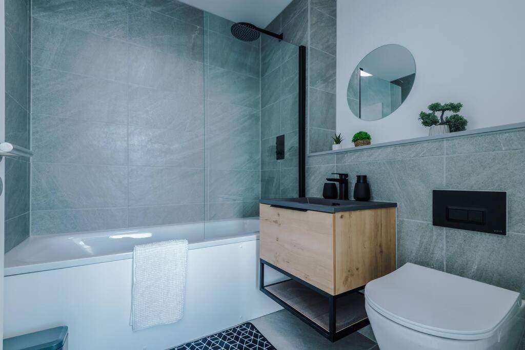 Stunning 2-Bed Premium Apartment - Free Wi-Fi Preston  Kültér fotó